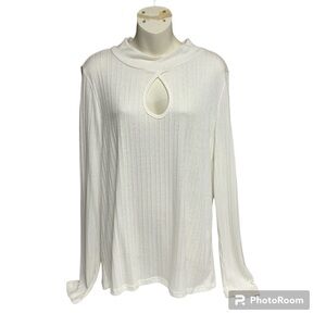 BiBi off white long sleeve top cute neckline cutout
